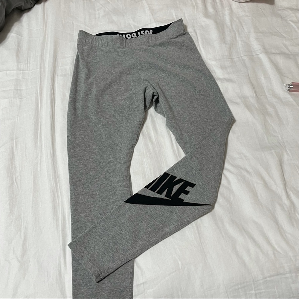 Nike gray leggings